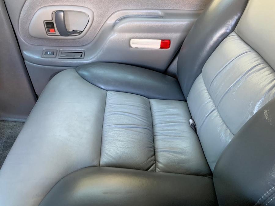 Детали интерьера Chevrolet Tahoe Limited (GMT840) 2000 года  (фото 117 из 233)